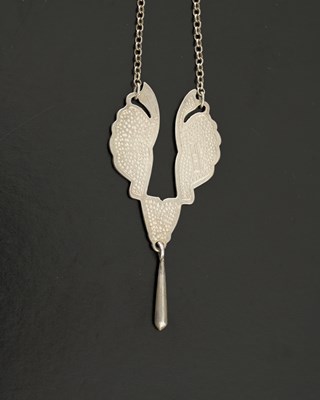 Lot 29 - Pat Cheney, a silver enamel necklace