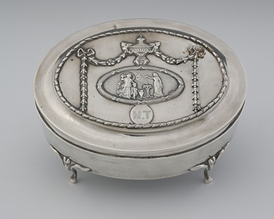 Lot 300 - An Edwardian silver jewellery casket, oval...