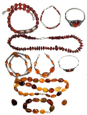 Lot 381 - A selection of silver amber jewellery