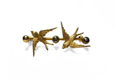 Lot 454 - An early 20th century gold swallow brooch