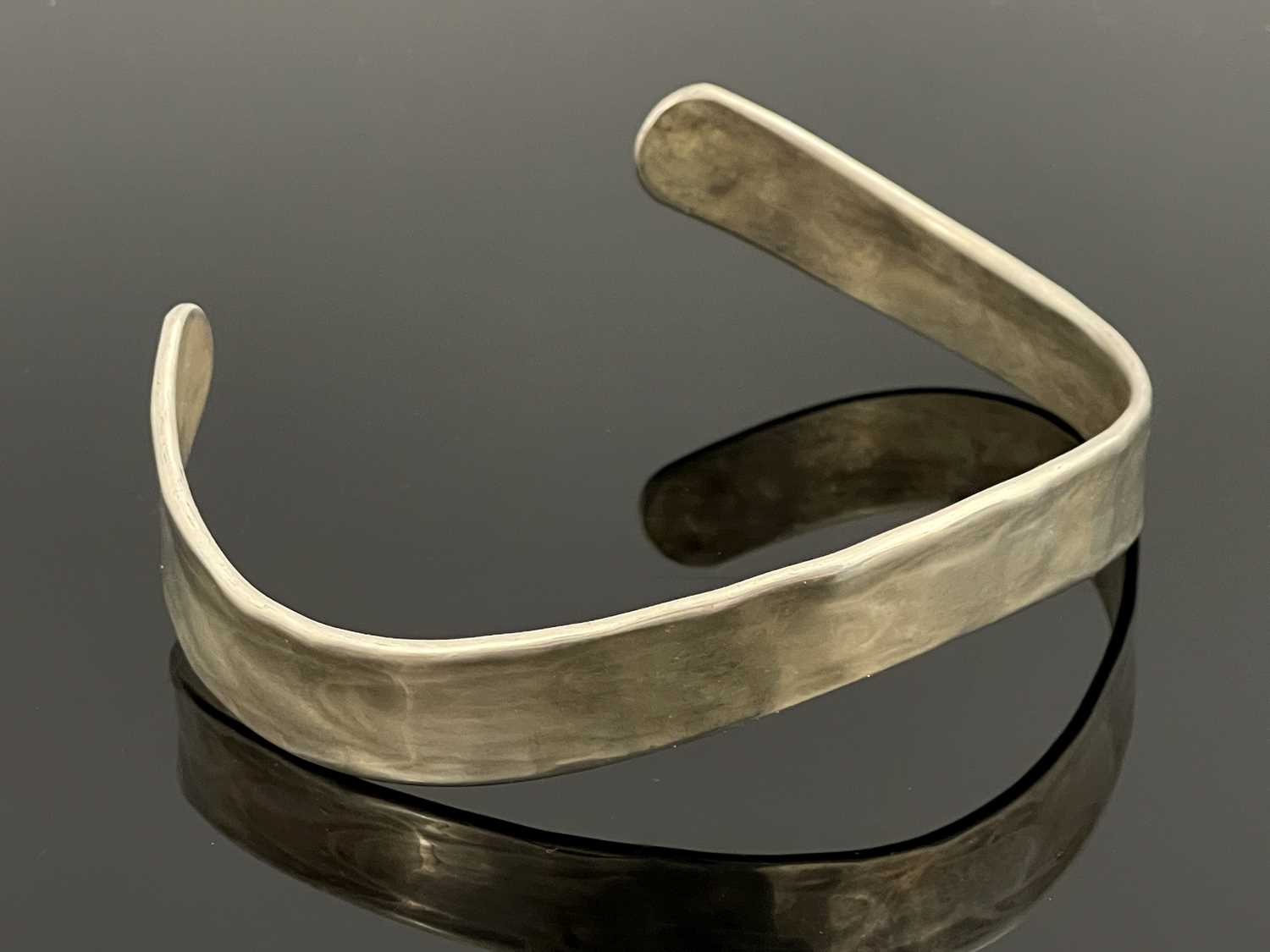 Lot 358 - Jacob Hall, a Danish Modernist silver choker,...