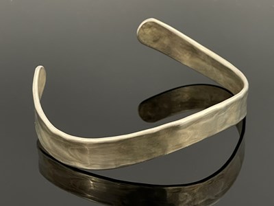 Lot 358 - Jacob Hall, a Danish Modernist silver choker,...