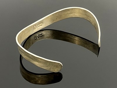Lot 358 - Jacob Hall, a Danish Modernist silver choker,...