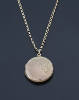 Lot 21 - An Edwardian 9ct gold locket pendant, with chain