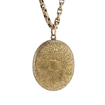 Lot 204 - An early 20th century locket pendant, with 9ct gold chain