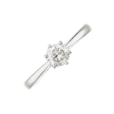 Lot 173 - Mappin & Webb, a platinum diamond single-stone ring