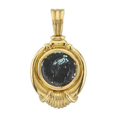 Lot 139 - An 18ct gold Constantine the Great Roman coin pendant