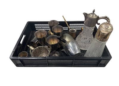Lot 39 - A collection of metalware and silver plate to...
