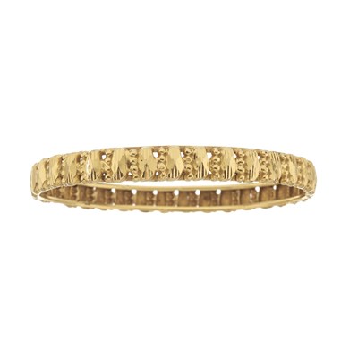 Lot 29 - A high carat gold bangle bracelet