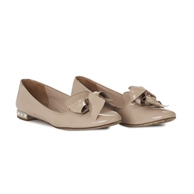 Lot 492 - Miu Miu, a pair of nude patent leather flat pumps.