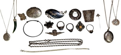 Lot 377 - A small selection of silver and white metal jewellery