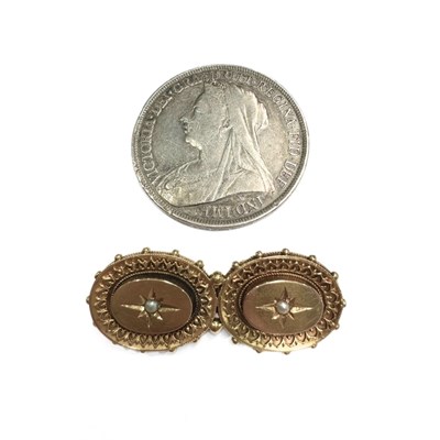 Lot 497 - A late Victorian 15ct gold brooch and an 1897 silver crown