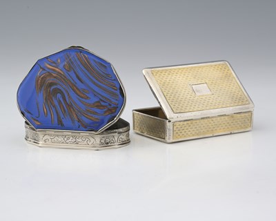 Lot 29 - Two snuff boxes, to include an...