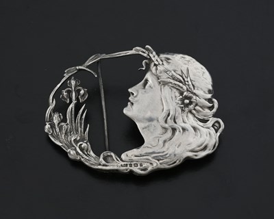 Lot 315 - An Edwardian silver Arts and Crafts cast...