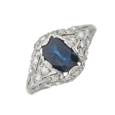 Lot 205 - An Art Deco platinum sapphire and diamond dress ring