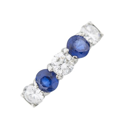 Lot 46 - An 18ct gold diamond and sapphire five-stone ring