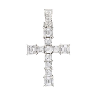 Lot 175 - A 14ct gold diamond cross pendant