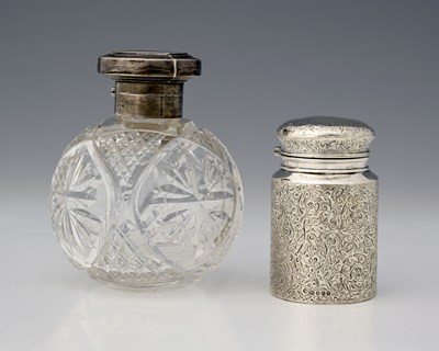 Lot 283 - A Victorian silver scent or smelling salts...
