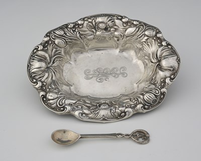 Lot 381 - An American sterling silver Art Nouveau dish,...