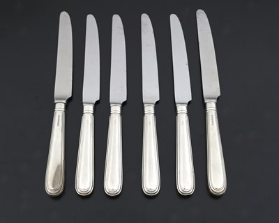 Lot 390 - A set of six Elizabeth II silver main course...
