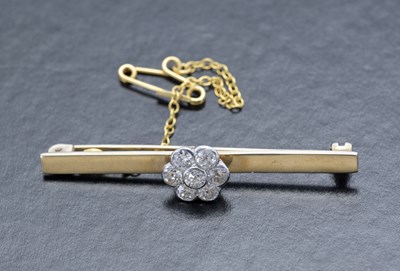 Lot 39 - A gold old-cut diamond cluster bar brooch