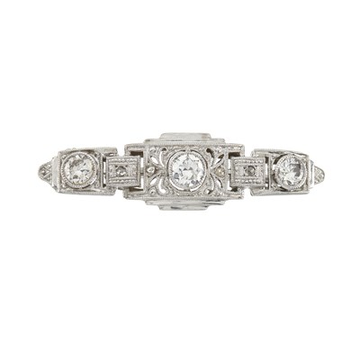Lot 88 - A mid 20th century diamond brooch