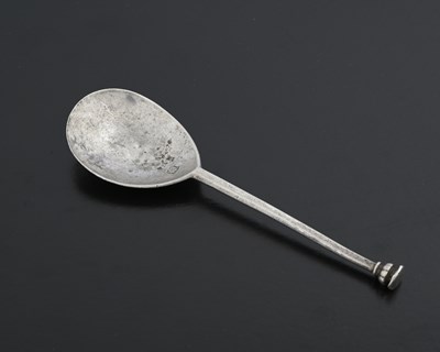 Lot 242 - An Elizabeth I silver seal-top spoon, the...