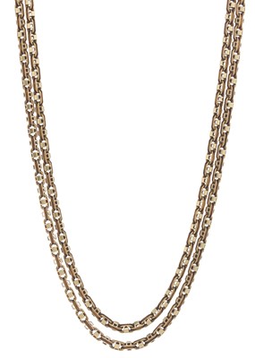 Lot 29 - An 18ct gold longuard chain necklace