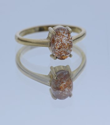 Lot 34 - An 18ct gold sunstone single-stone ring