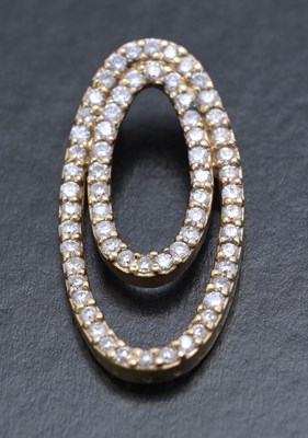 Lot 52 - An 18ct gold diamond pendant