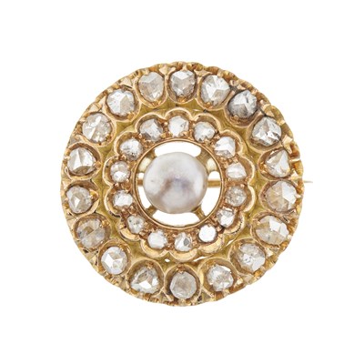Lot 27 - A gold pearl and diamond target brooch