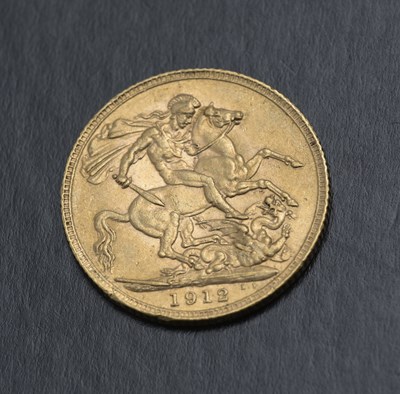 Lot 110 - George V, Sovereign, 1912, diameter 2.2cm, 8g
