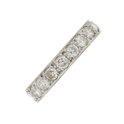 Lot 161 - A mid 20th century diamond full eternity ring