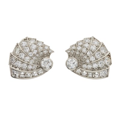 Lot 126 - A pair of Art Deco 18ct gold diamond clip earrings