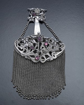Lot 123 - An Arts and Crafts white metal chain mail...