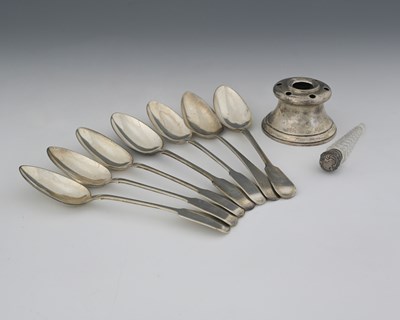 Lot 227 - A group of hallmarked silver, to include a set...