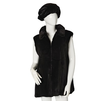 Lot 562 - Bianca Furs, a sheared mink gilet w/ matching hat.