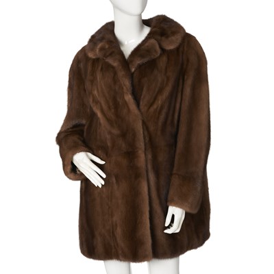 Lot 532 - A demi-buff mink coat.