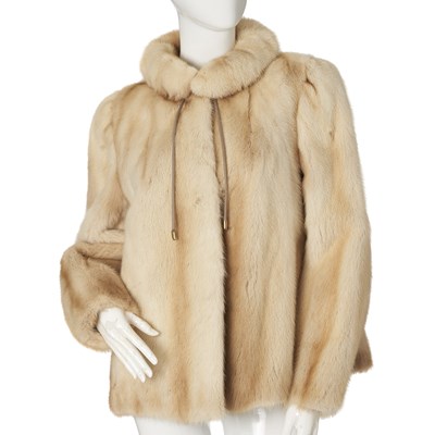 Lot 548 - A honey mink jacket.