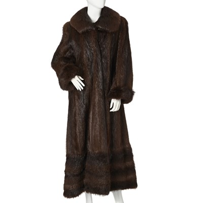 Lot 538 - Furs Gallery, a men's full-length beaver fur coat.