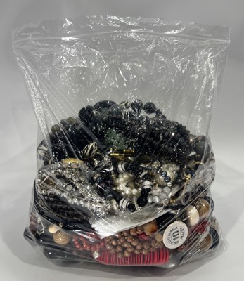 Lot 285 - A very large selection of costume jewellery