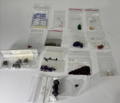 Lot 274 - A selection of semi-precious gemstones