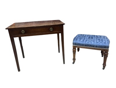 Lot 367 - A Georgian mahogany side table with one drawer...