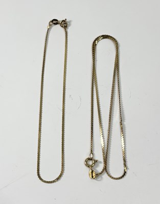 Lot 267 - A 9ct gold necklace and matching bracelet