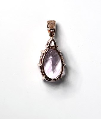 Lot 224 - A 9ct gold kunzite pendant