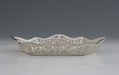 Lot 190 - A George V silver reticulated hexagonal dish,...