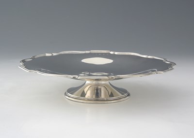 Lot 191 - A George V silver pedestal dish, by Barker...