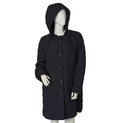Lot 462 - Max Mara Weekend, a navy blue quilted coat.