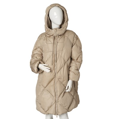 Lot 463 - Max Mara Weekend, a beige goose-down padded coat.