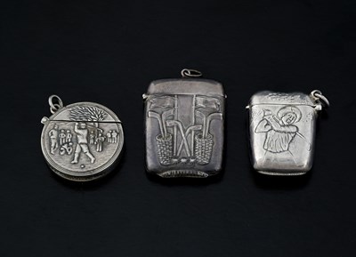 Lot 27 - Golf interest, three twentieth-century vesta...